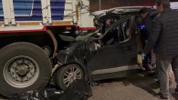 Bursa’da arıza yapınca yolda duran TIR’a hafif ticari araç çarptı: 1 ölü