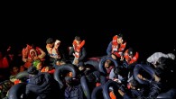 Çeşme açıklarında 45 düzensiz göçmen yakalandı