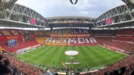 Galatasaray taraftarından derbide koreografi: Fenerbahçe’ye 5 yıldız göndermesi!