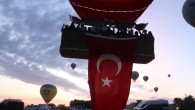 Kapadokya’da balonlar, 19 Mayıs için Türk bayraklarıyla havalandı