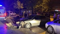 Bursa’da, aydınlatma direğine çarpan otomobildeki 5 kişi yaralandı