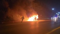 Ataşehir TEM Otoyolu’nda cip alev alev yandı!