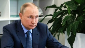 Putin: Nükleer füzeleri dizginleyecek anlaşmayı askıya aldık