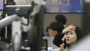 Asya borsalarında bankacılık endişeleriyle karışık seyir