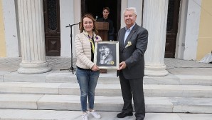 Konak Belediye Başkanı Nilüfer Çınarlı Mutlu, İzmir Atatürk Lisesi’nin Pilav Günü’ne katıldı