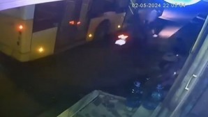 Pendik’te feci kaza: İETT otobüsünden inerken motosiklet çarptı!
