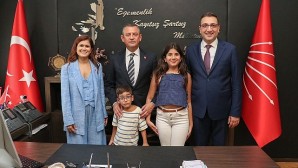 Balçova Belediye Başkanı Onur Yiğit Özgür Özel’i ziyaret etti