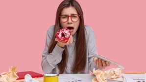 Çok yemenizin nedeni gerçekten fiziksel mi yoksa psikolojik mi?