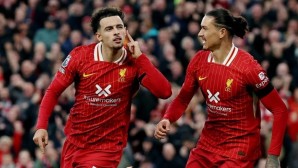 Liderliğini sürdürdü: Dev maçı kazanan Liverpool!