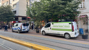 Emekli doktor evinde ölü bulundu