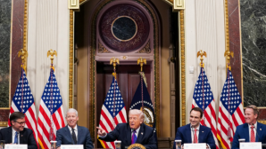 İran savaşı: Trump’a tam yetki