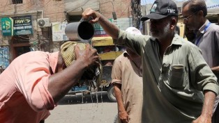 Pakistan’da aşırı sıcaklardan altı günde 500’den fazla kişi öldü