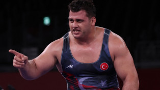 Rıza Kayaalp’ten tarihi başarı