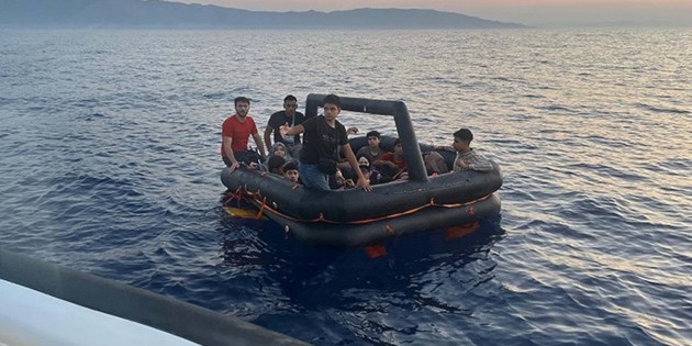 Datça’da 42 düzensiz göçmen kurtarıldı