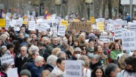 Madrid’de sağlıkçılardan kamu sağlık hizmeti için gösteri