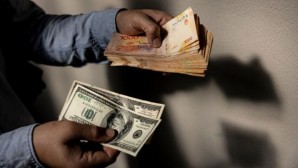 Arjantin pesosu, dolar karşısında yüzde 50’den fazla devalüe edilecek