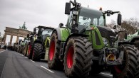 Alman çiftçiler ülke çapında protestolar düzenliyor