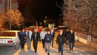 Nevşehir Belediye Başkanı Rasim Arı, gece mehter marşları ile vatandaşları sahura kaldıran mehter takımı ile birlikte vatandaşları selamladı