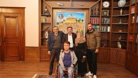31 Mart Yerel Seçimlerinde yeniden Nevşehir Belediye Başkanı seçilen Rasim Arı, bir yandan belediye hizmetlerine ilişkin saha incelemelerini sürdürürken bir yandan da tebrikleri kabul ediyor