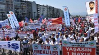 Aydınlık günlere adım adım: İzmir’de on binler Gündoğdu Meydanı’nı doldurdu