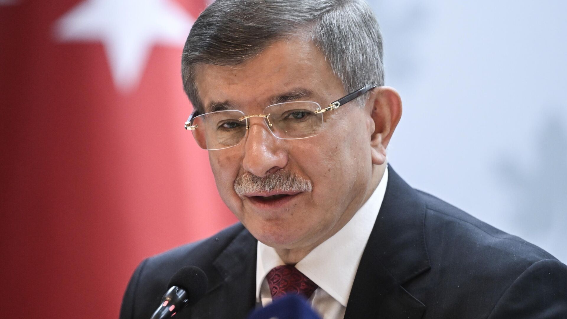 Ahmet Davutoğlu: Ülkeyi bir kaosa sürüklemeyin