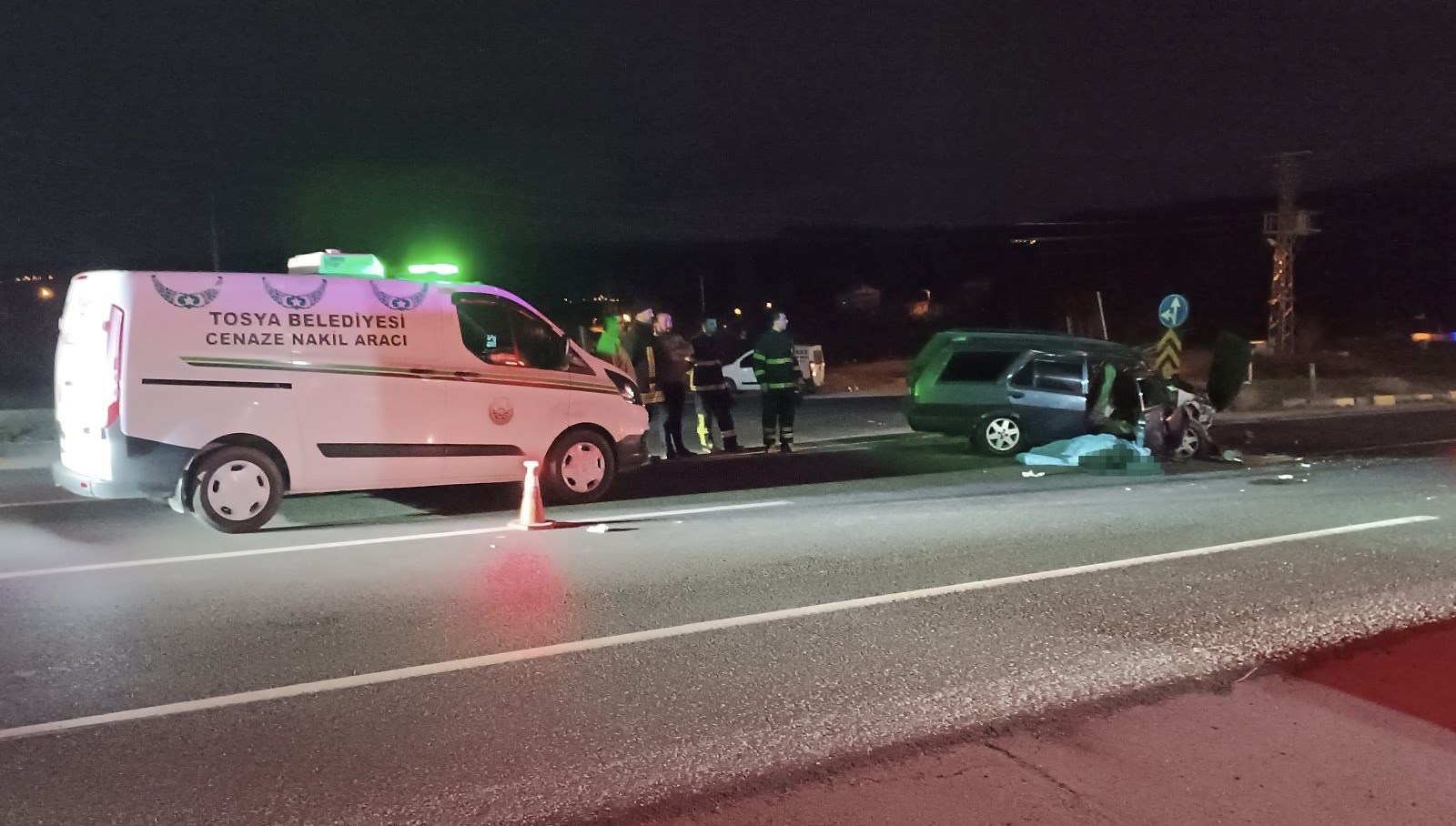 Cenaze yolunda feci kaza: 1 meyyit, 1 yaralı