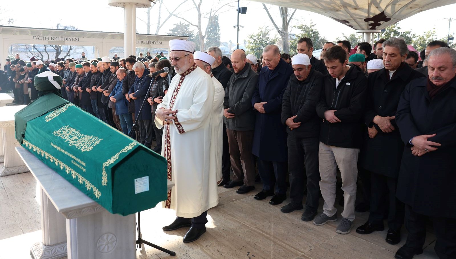 Cumhurbaşkanı Erdoğan, emekli imam hatip Kasım Yağcıoğlu’nun cenaze merasimine katıldı