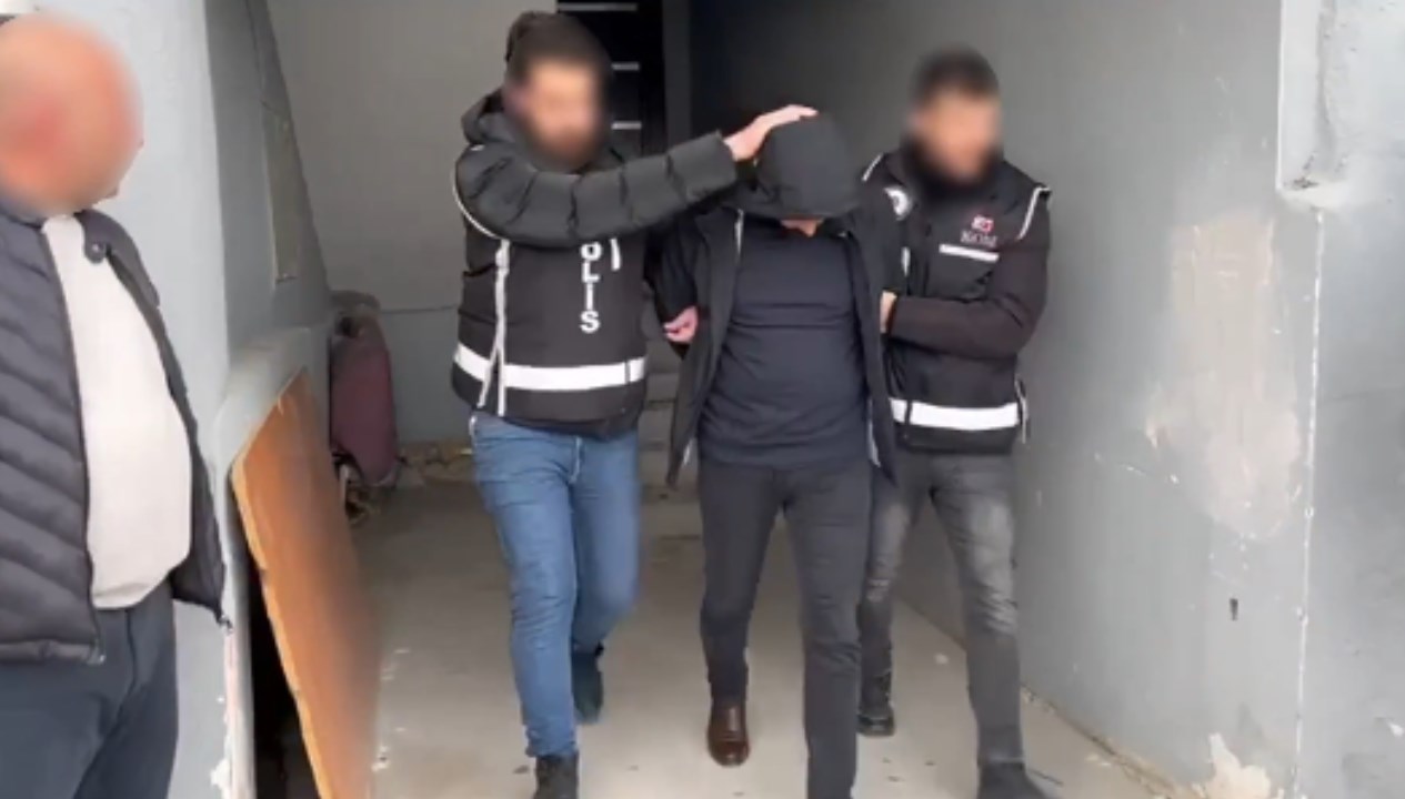 Dört vilayette dört çeteye operasyon: Silah ve el bombaları ele geçirildi