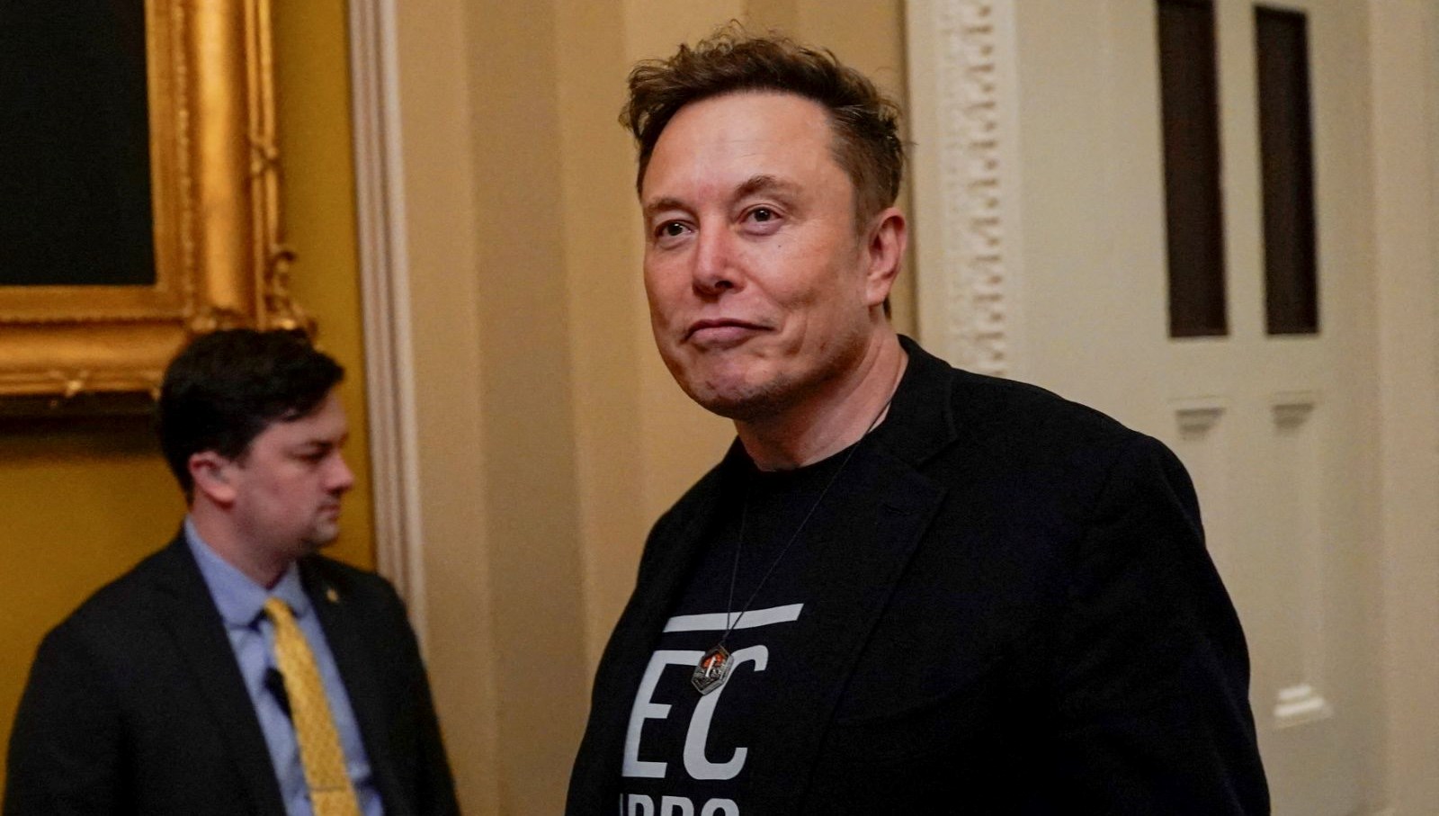 Elon Musk’tan Polonya Dışişleri Bakanı’na: Sessiz ol küçük adam