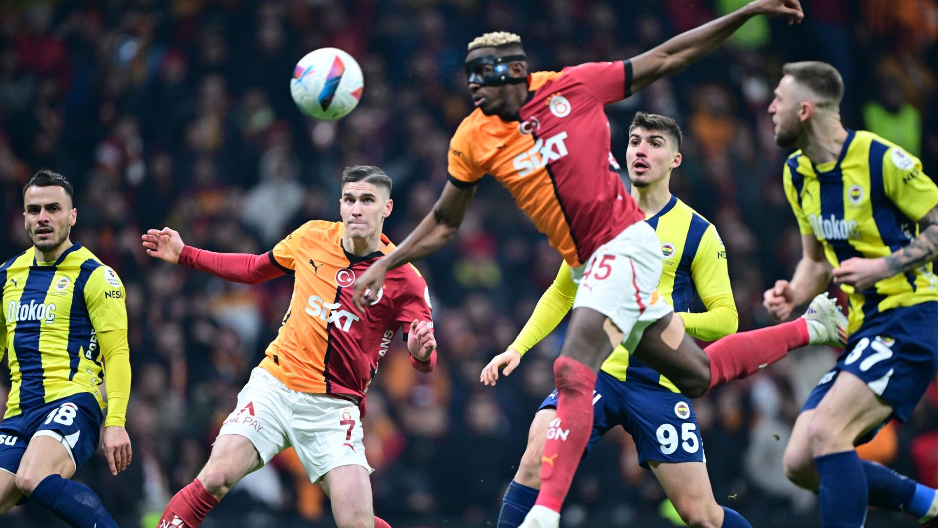 Fenerbahçe-Galatasaray derbisinin hakemi belli oldu