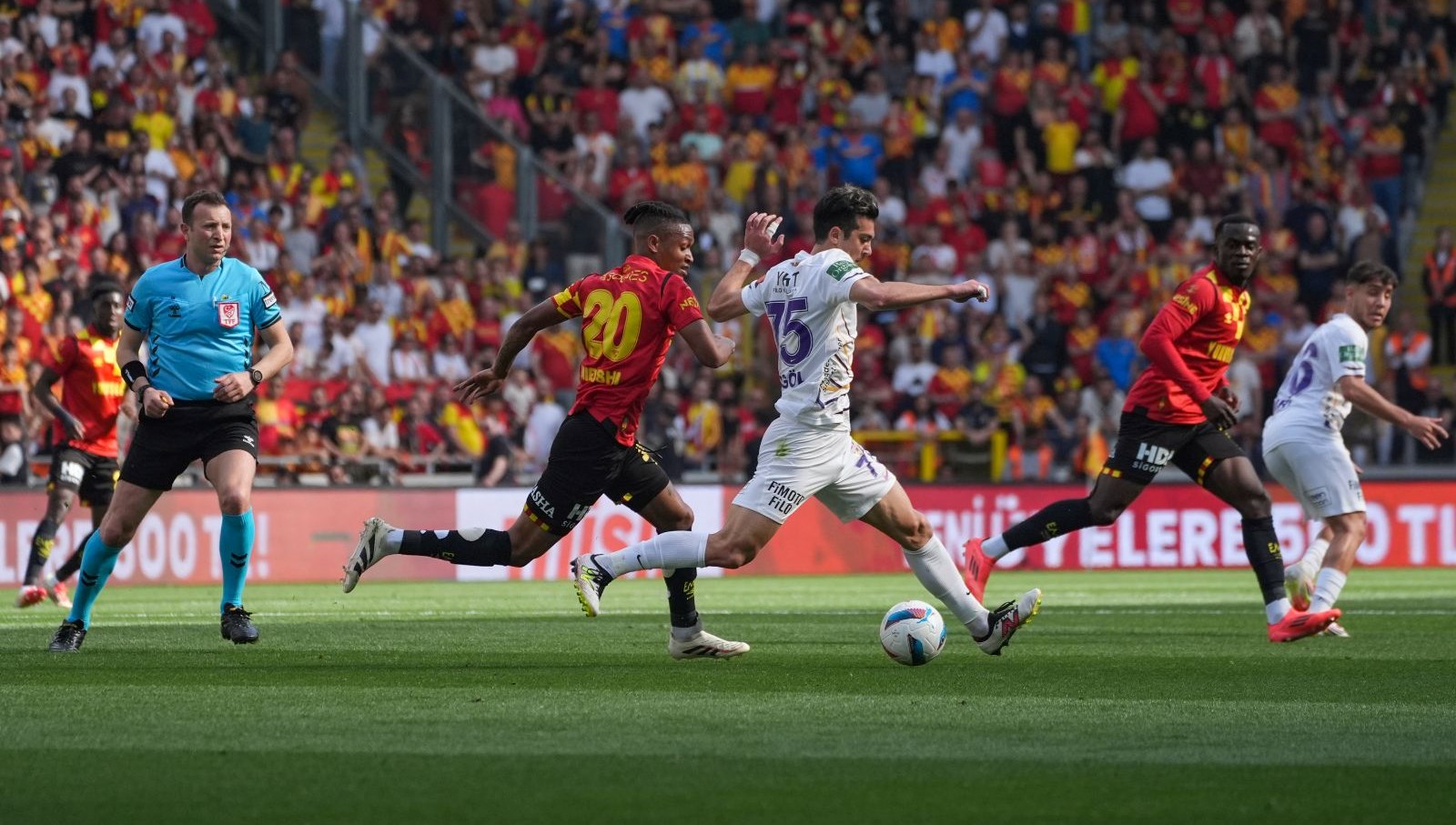 Göztepe ile Eyüpspor berabere kaldı: 2 gollü maçta 1 kırmızı kart çıktı
