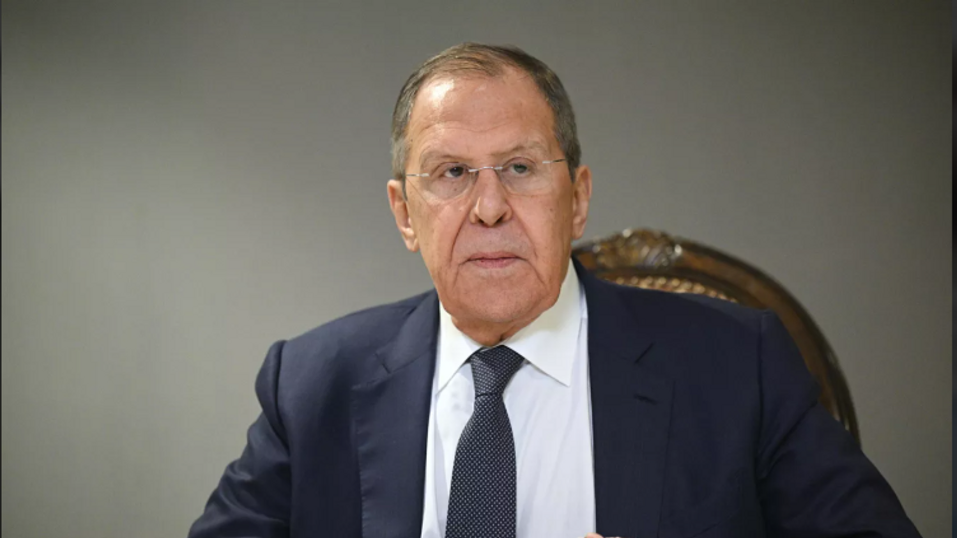 Lavrov: Gazetecilerin öldürülmesi Kiev’in hukuku ihlal etmeyi sürdüreceğini gösteriyor