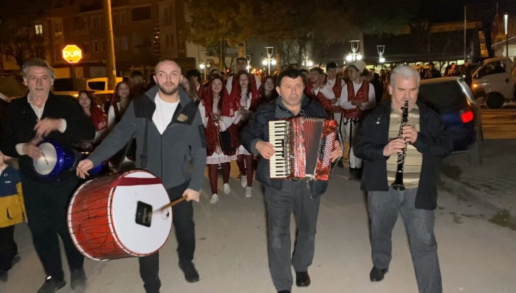 rumeli-ezgileriyle-sahur-sokak-sokak-dolastilar-X3cpjlDv.jpg