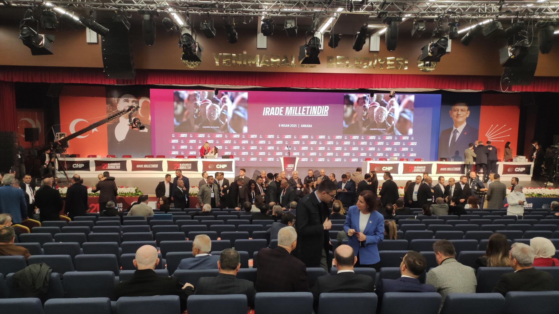 CHP’de olağanüstü kurultay günü: Genel başkanlık ve parti meclisi seçimleri olacak