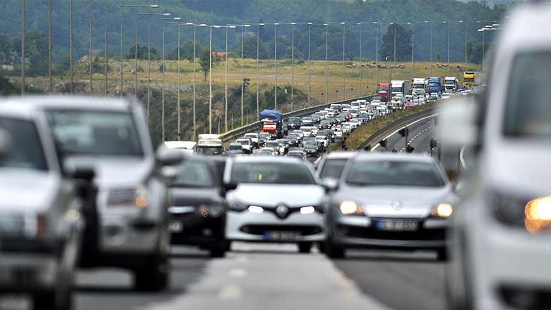 Dünyaca ünlü otomobil markası 33 bin aracını acilen çağırdı: ‘Yolda motorunuz tutuşabilir’