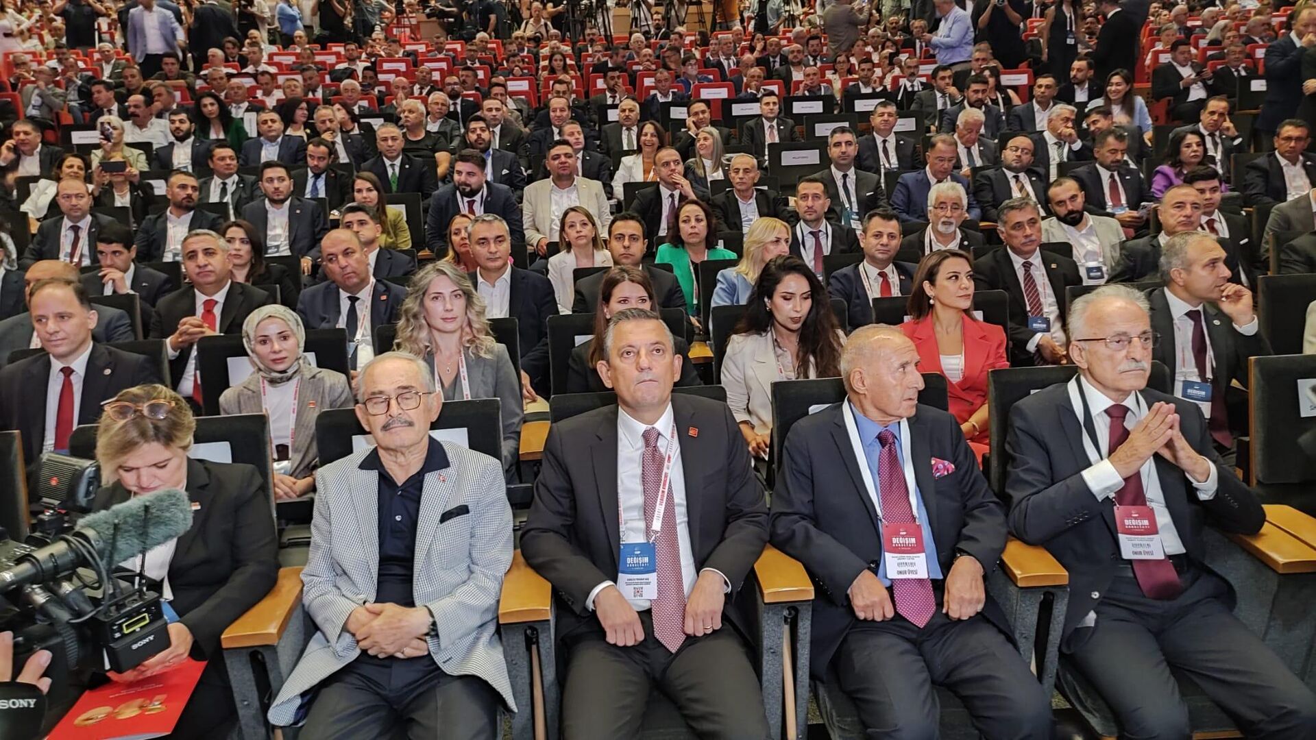 Eski CHP Genel Başkanı Hikmet Çetin hastaneye kaldırıldı