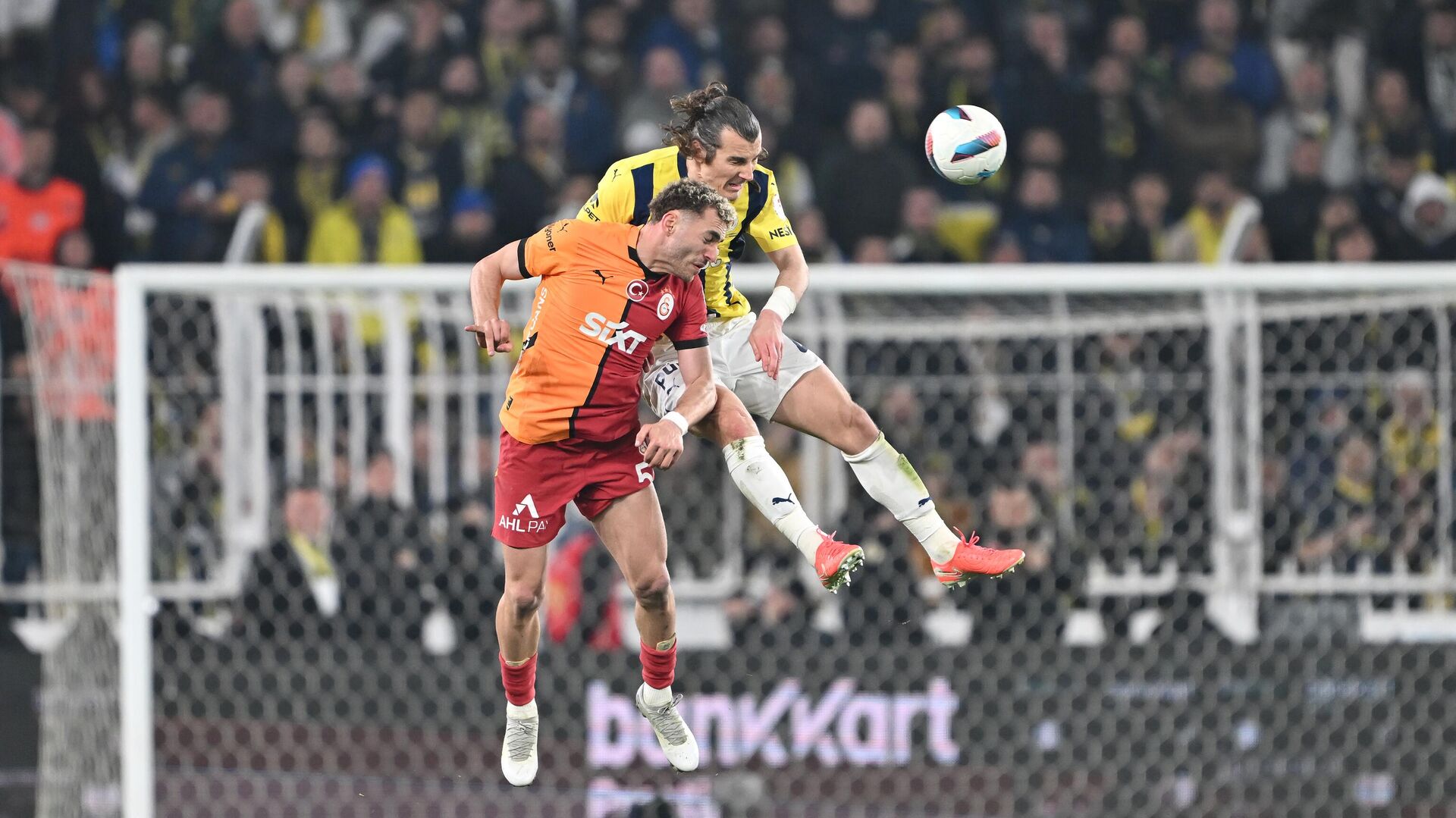 Galatasaray, Fenerbahçe’yi 2-1 yendi: Yedek kulübesi karıştı