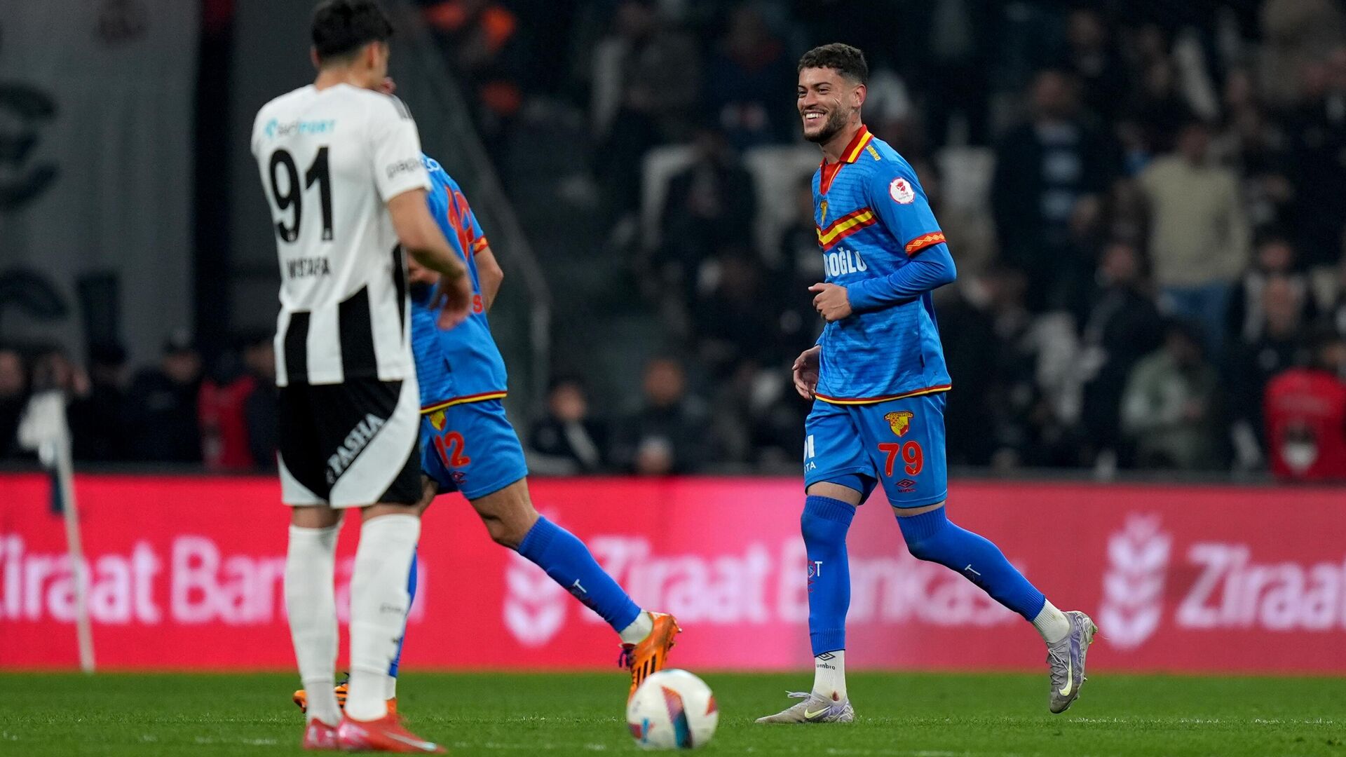 Göztepe, Beşiktaş’ı 3-1 yendi: İzmir ekibi 49 yıl sonra yarı finale yükseldi