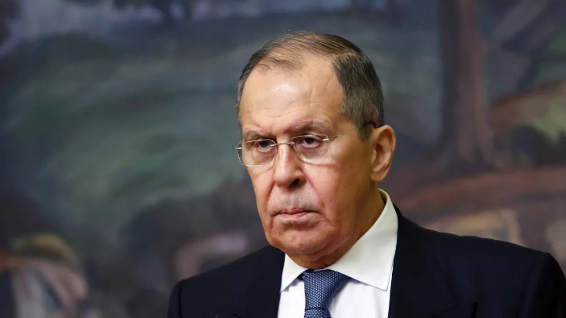 Lavrov: Rusya askeri hedefleri vurmaya devam edecek