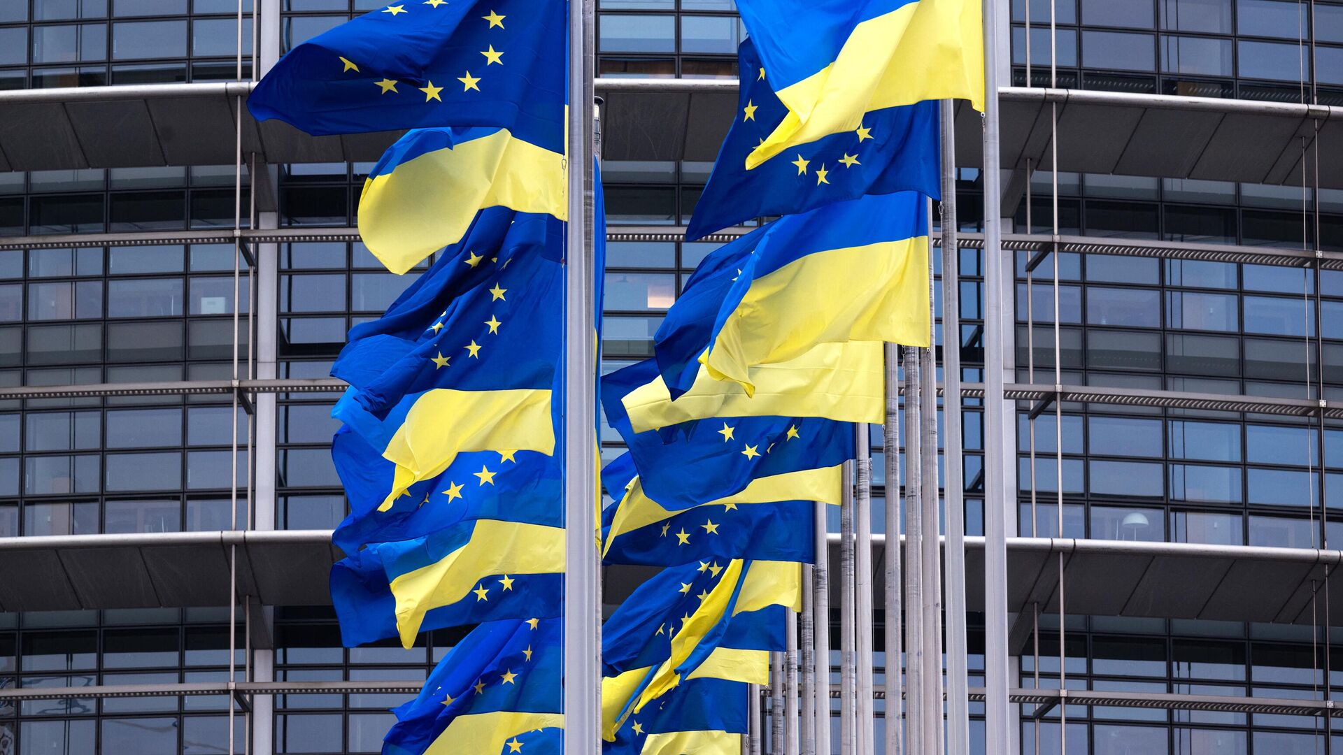 Lübnanlı uzman: Kiev savaşı sürdürmek isteyen Brüksel’in tutumuna bel bağlıyor