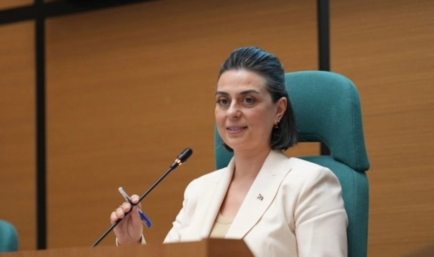 Maaşların ödenmediği iddiası: Üsküdar Belediye Başkanı Sinem Dedetaş’tan net açıklama!