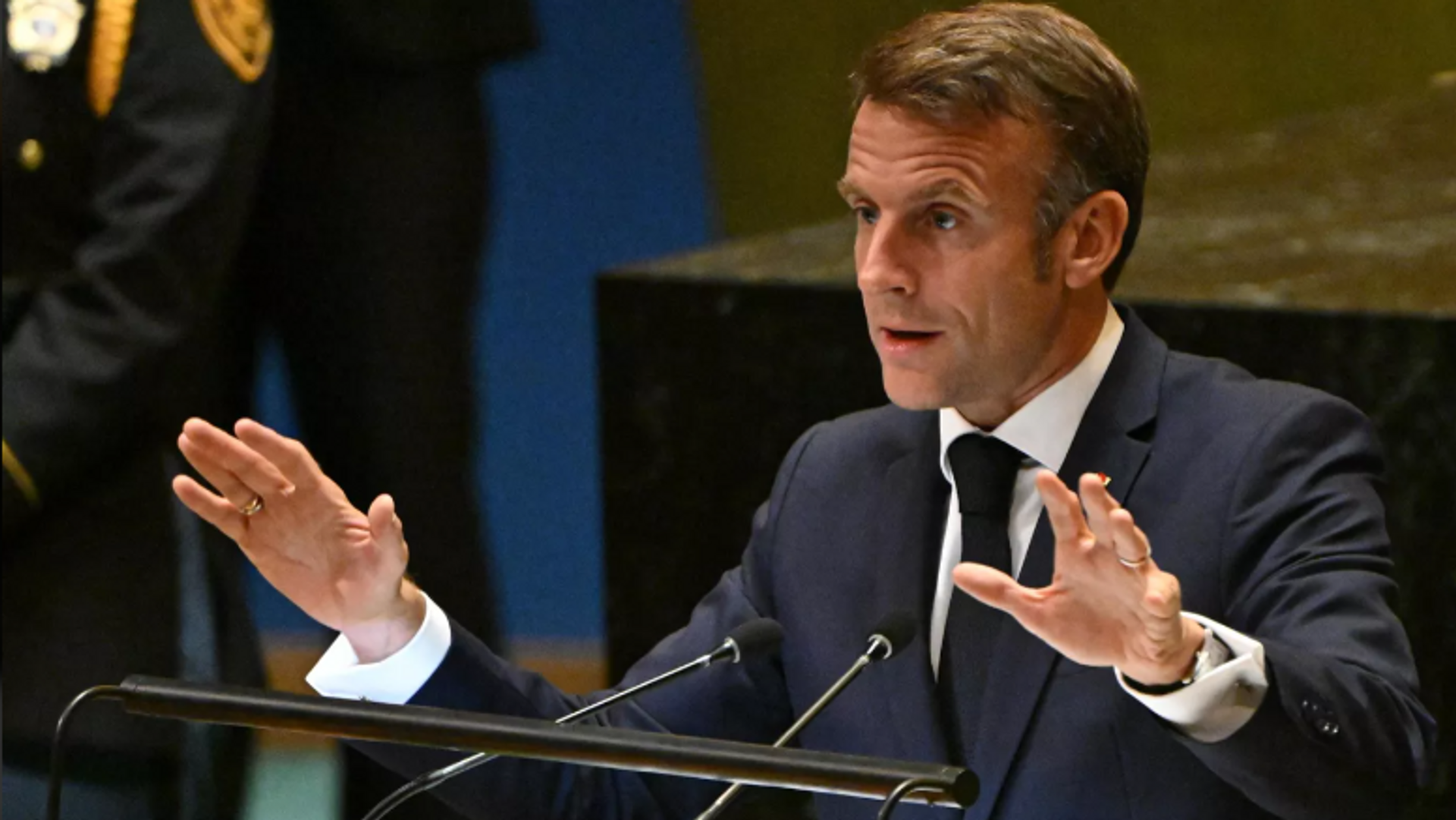Macron: Fransız şirketler ABD’deki yatırımlarını askıya almalı