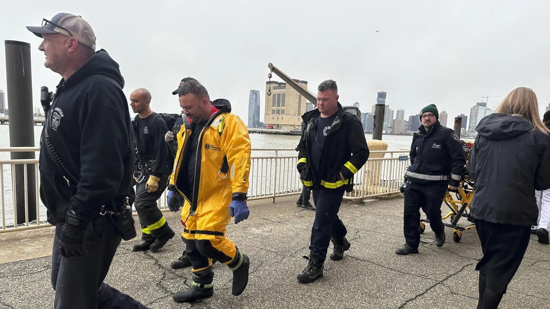New York’ta helikopter düştü: 6 kişi hayatını kaybetti