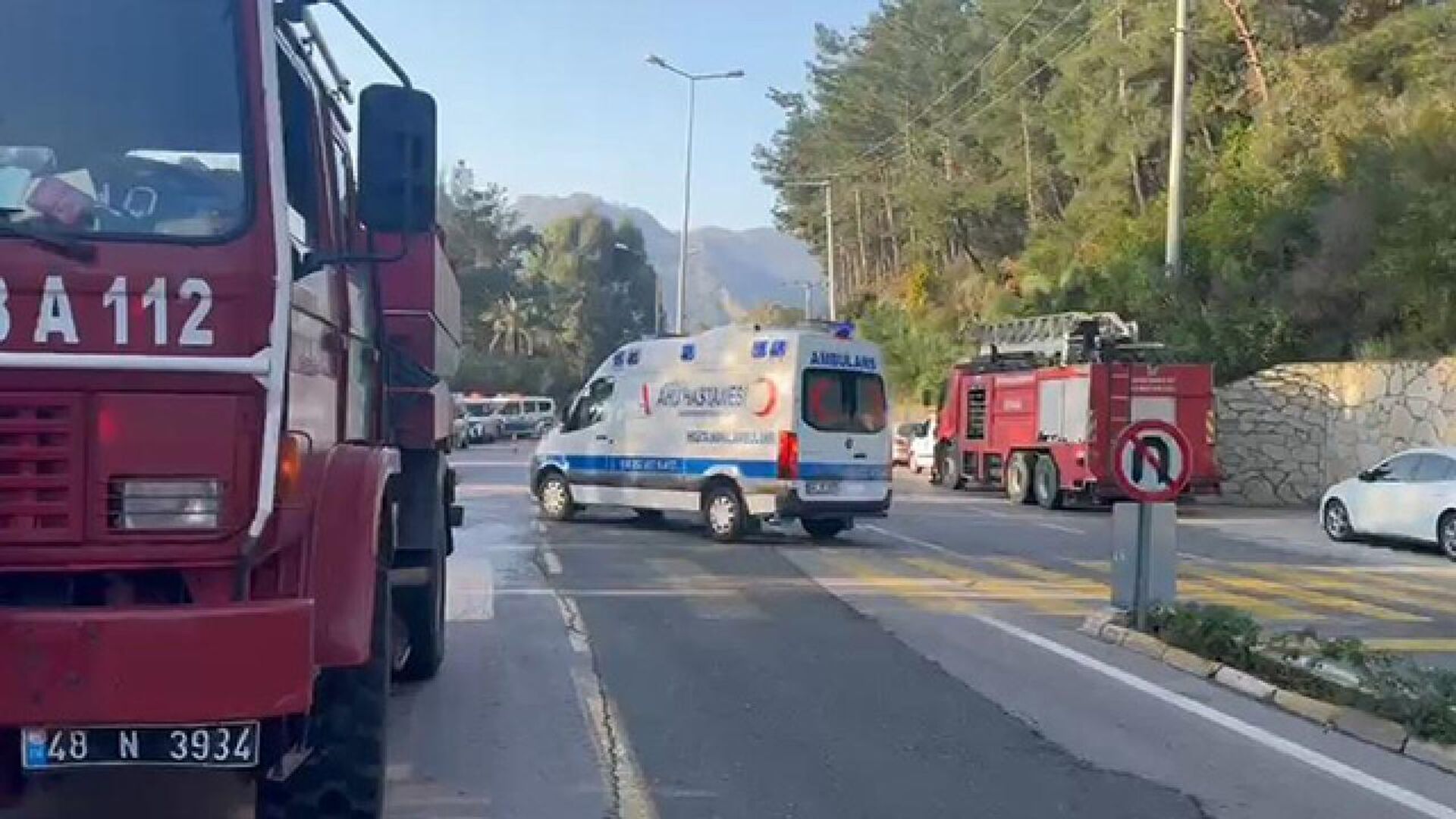 Sancaktepe’de fabrika yangını: Ekipler müdahale ediyor