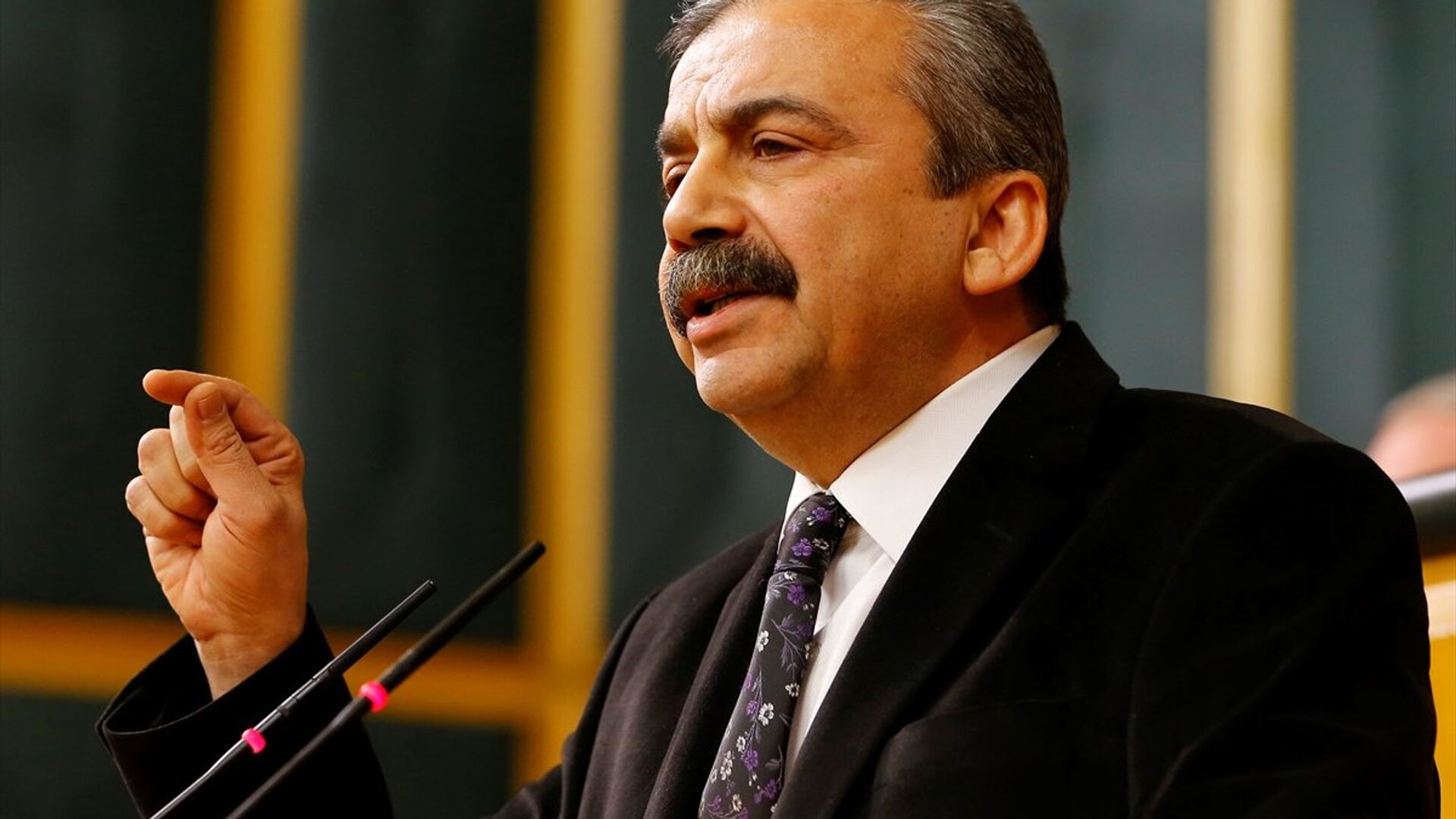Sırrı Süreyya Önder kalp ameliyatı geçirdi: Aort yırtılması nedeniyle 7 saat süren operasyon sona erdi