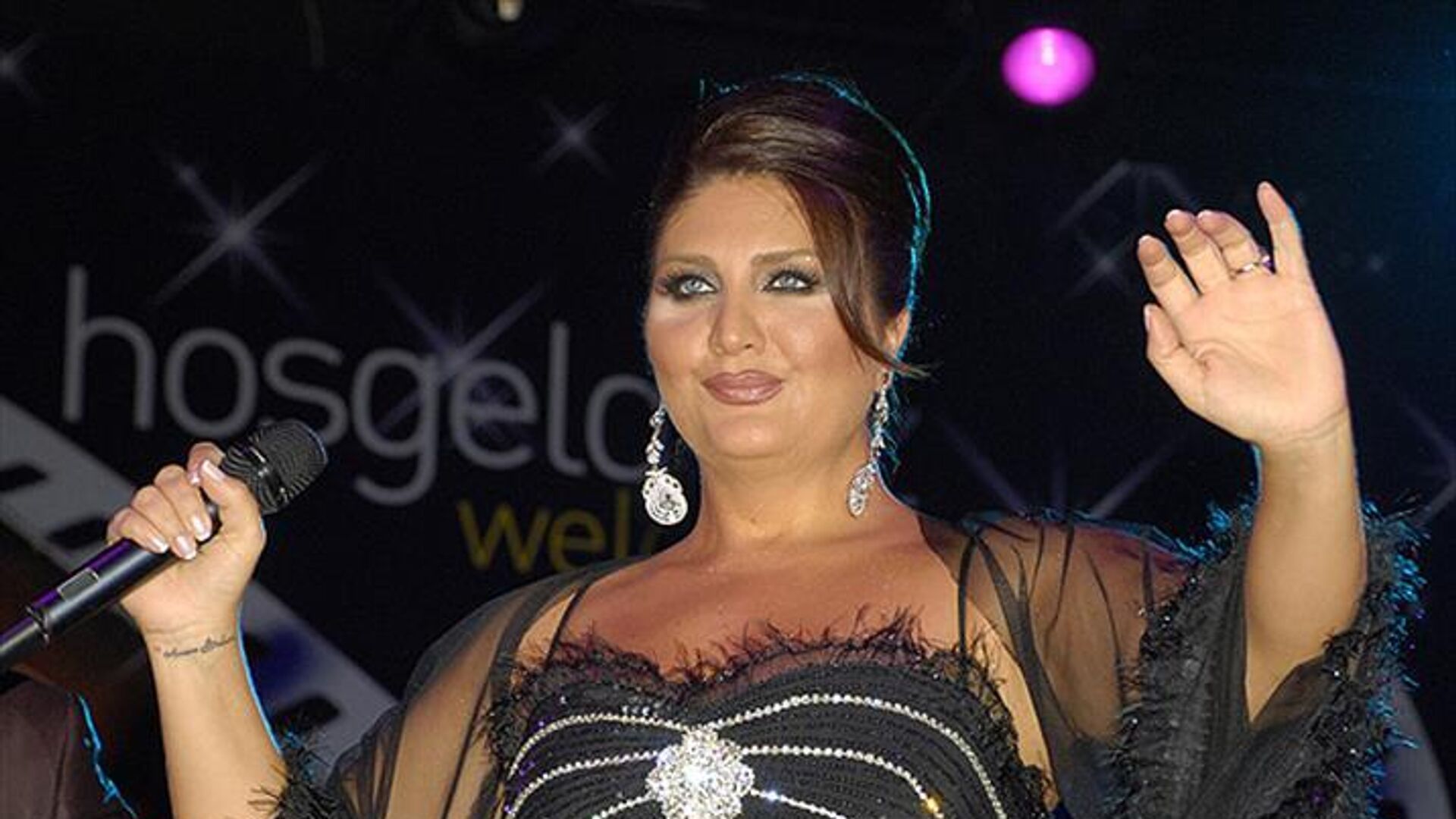 Ünlü şarkıcı Sibel Can kazandığı ilk parayla 5 katlı apartman aldığını açıkladı, sosyal medyada gündem oldu