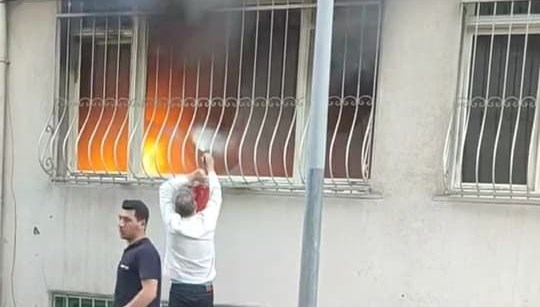 Apartman dairesinde yangın: 1 ölü