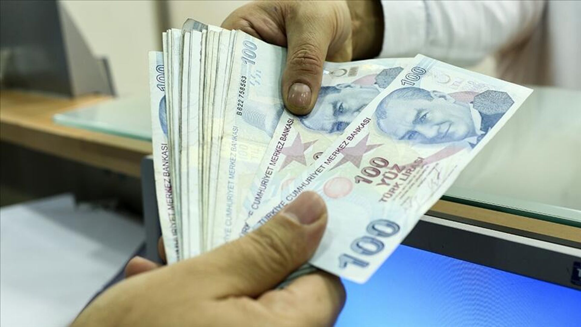 AYM’den ek gösterge kararı: Hangi memurun maaşı ve emekli aylığı etkilenecek?