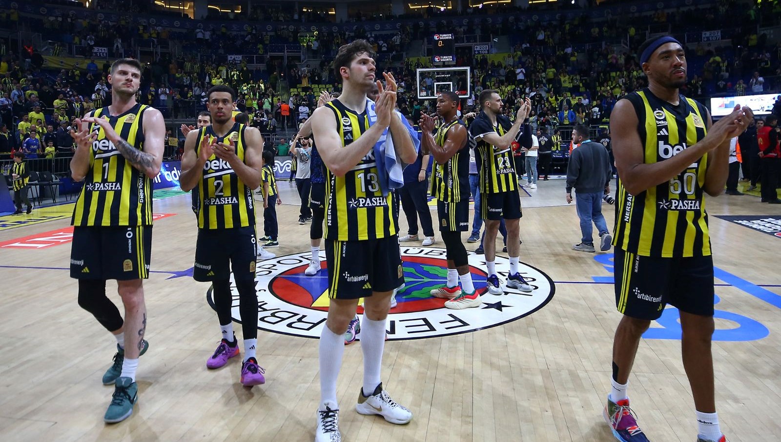 Belediyeler, Fenerbahçe Beko’nun finalini kamusal alanlarda yayınlayabilecek