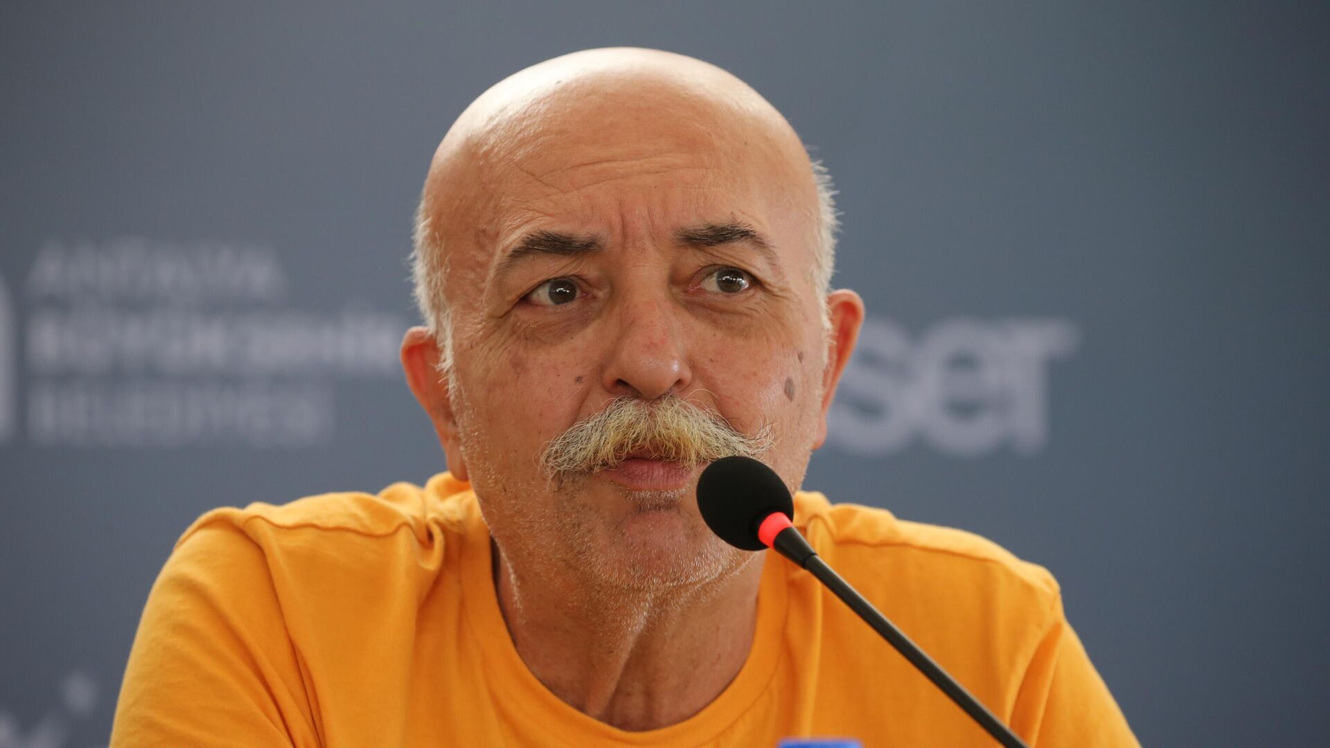 Beyin kanaması sonrası ünlü yıldız yaşadıklarını anlattı: Ölümün kıyısından döndüm